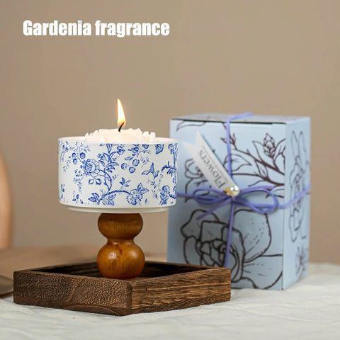 Aromatic candle with wooden wick in clear jar